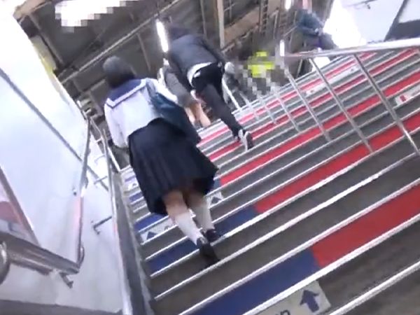 ※削除可能性アリ※セーラー服姿の芋JKが電車通学中に集団で犯される！号泣も空しく中出しされる凌辱強姦！｜エロ動画