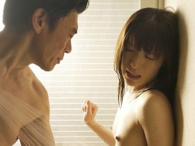 《若妻NTR✕琴井しほ》清楚若妻が義父に色白美乳を吸われ手マンで快楽堕ち★★夫以上の巨根をバキュ一ムフェラして家庭内不倫